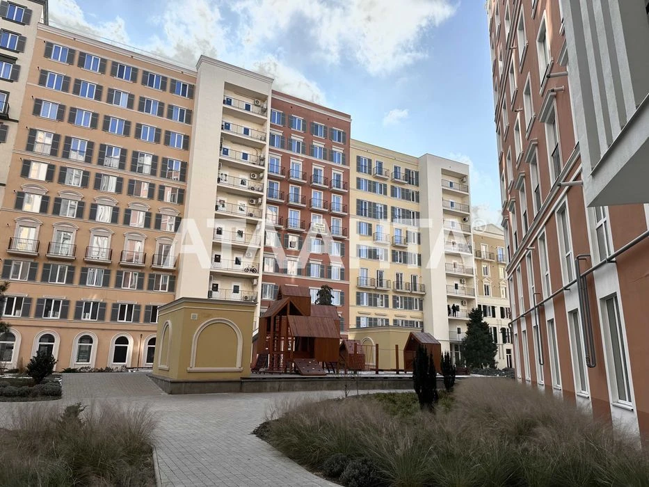 3 ком квартира в ЖК Виа Рома в спальном районе Таирово