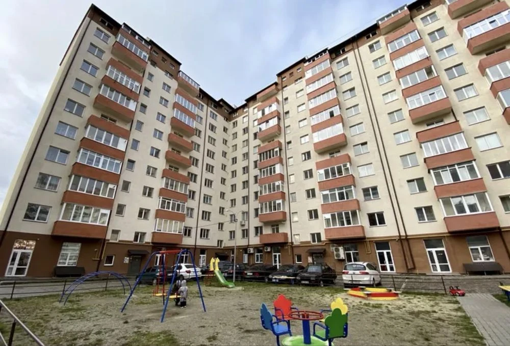 двокімнатна квартира з великим балконом готова до ремонту