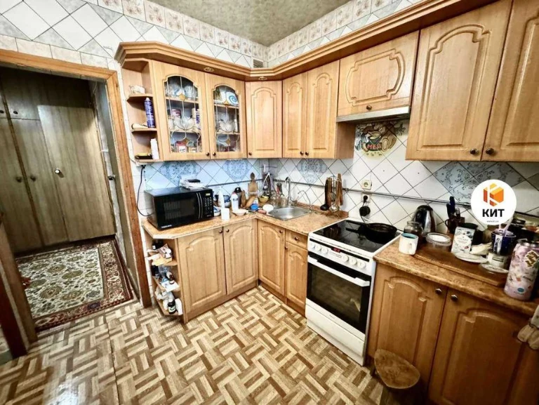 3k 84m2 Zhukovsky Shishkovka, metro station Saltovskaya, Sapernaya street 34,