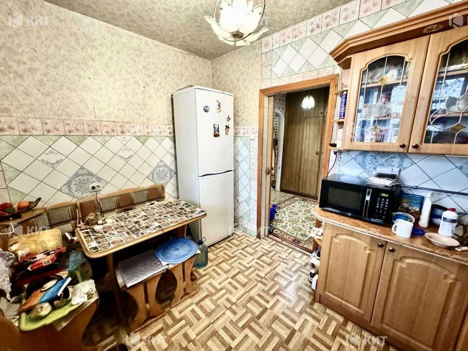 3k 84m2 Zhukovsky Shishkovka, metro station Saltovskaya, Sapernaya street 34,