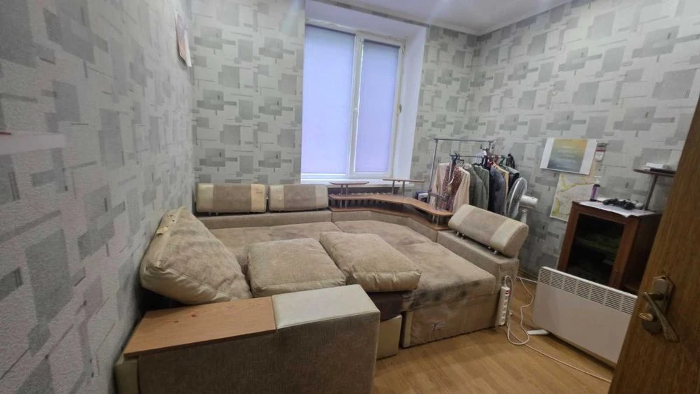 Пропонується до продажу простора 3-кімнатна квартира  в райо