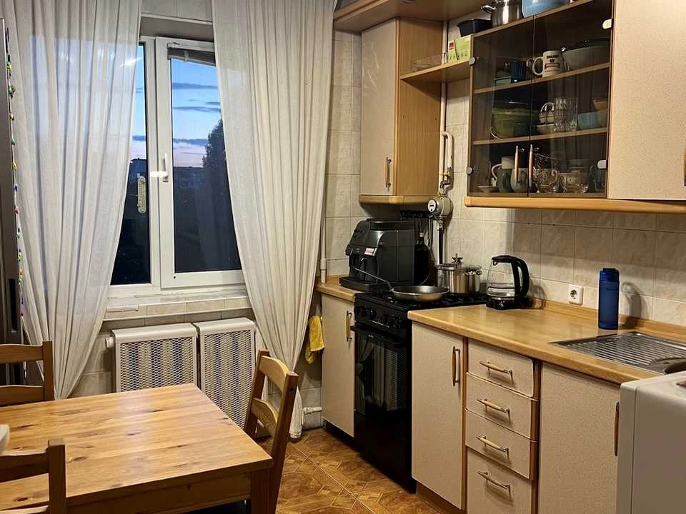 Квартира. Киев, Левка Лукьяненко ул. (Маршала Тимошенко)