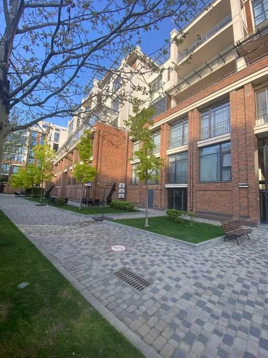 I will sell an apartment with a terrace in the elite Comfort City residential complex of 58.7 m²