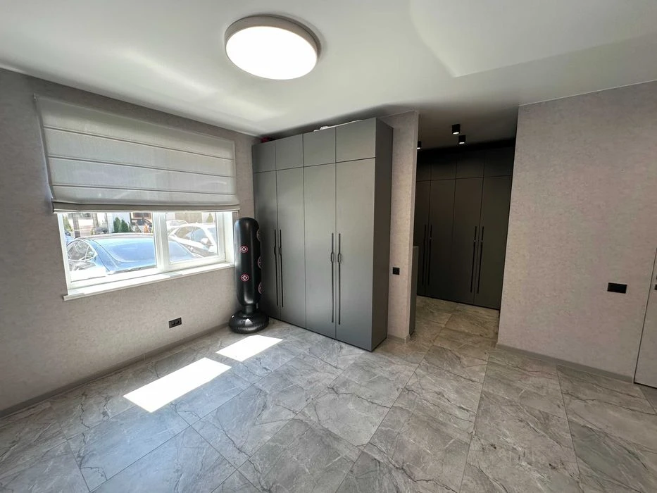 Stylish Master House with Renovation! They did it for THEMSELVES! Marshall