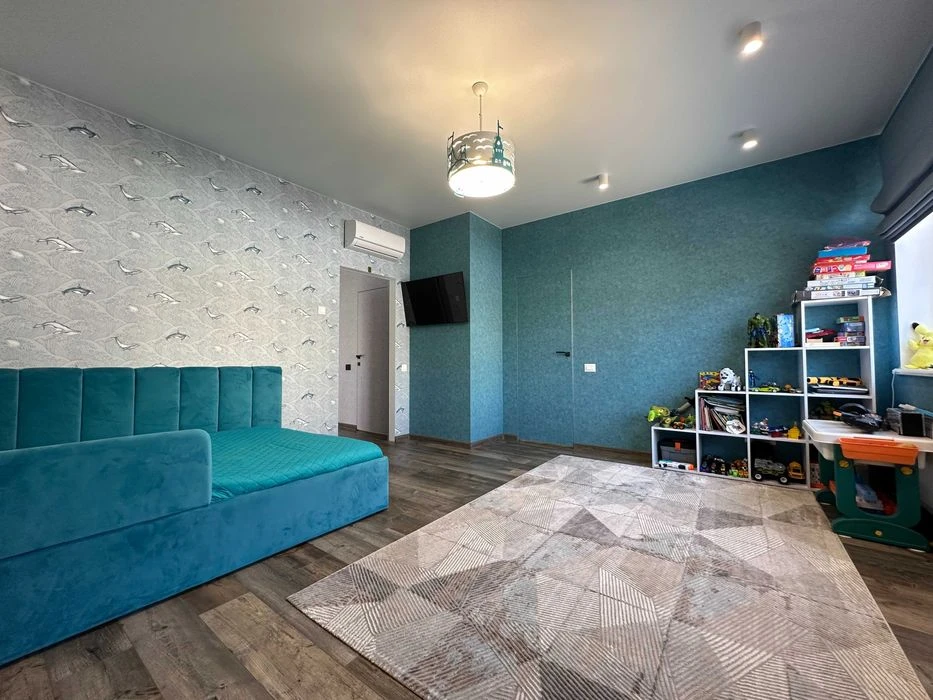 Stylish Master House with Renovation! They did it for THEMSELVES! Marshall