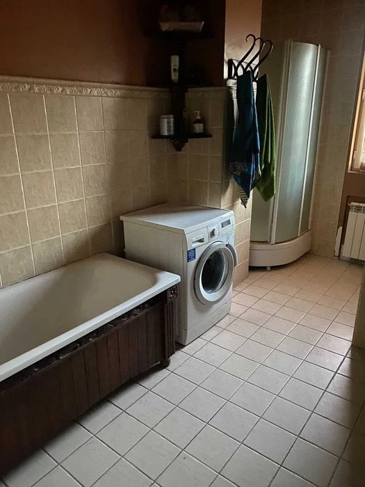 Продам 2-х уровневую квартиру в Центре.
