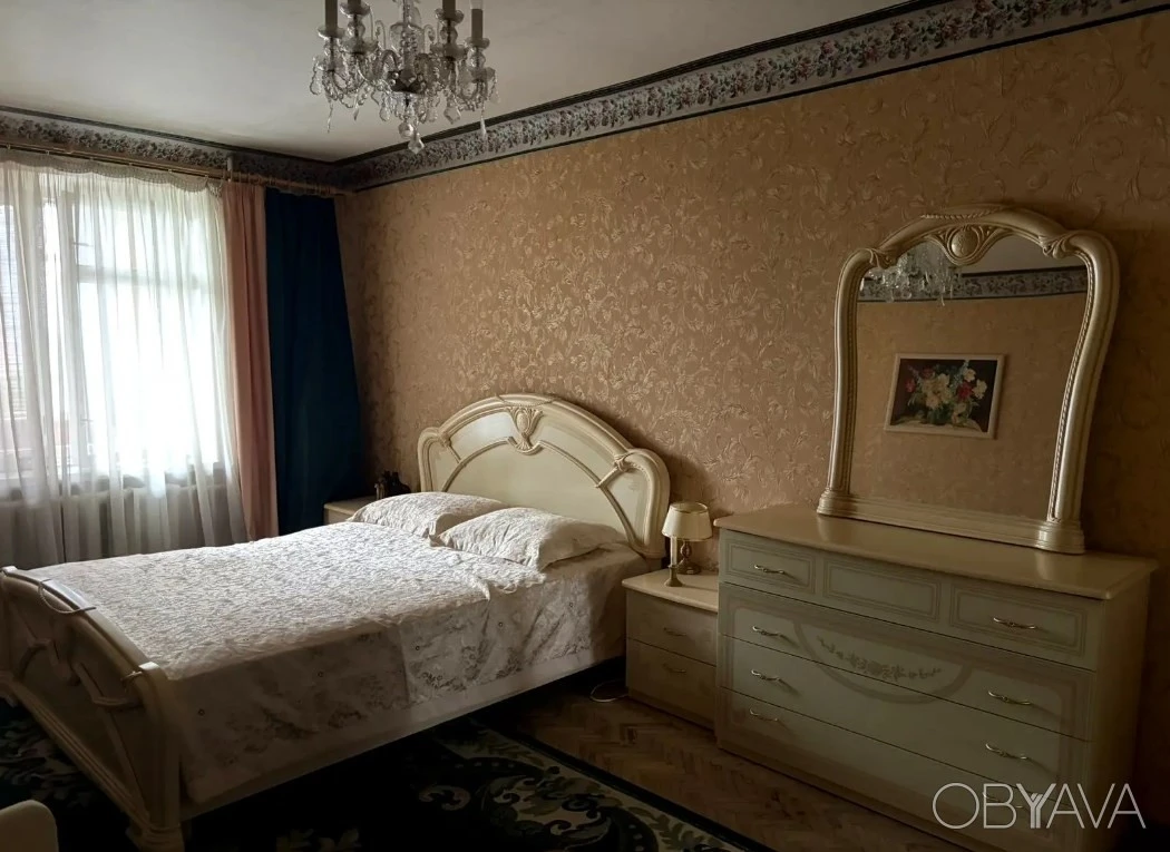 3-room apartment for sale at Mykola Mikhnovsky, 10A