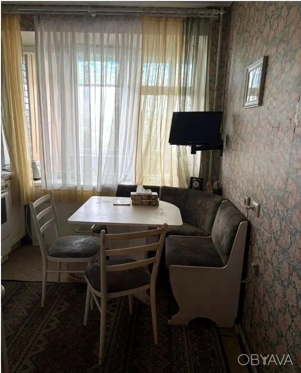 3-room apartment for sale at Mykola Mikhnovsky, 10A