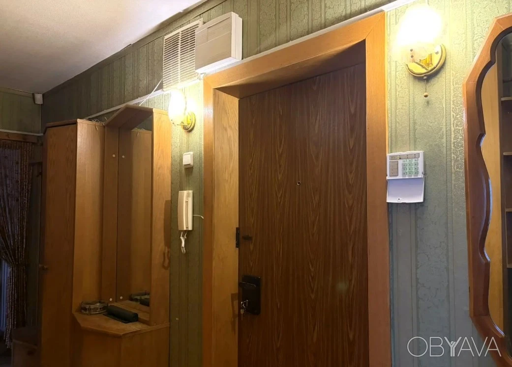 3-room apartment for sale at Mykola Mikhnovsky, 10A