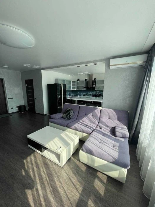 No. I will sell a 2-room apartment on Bazhana Avenue 1-A, Zary Residential Complex