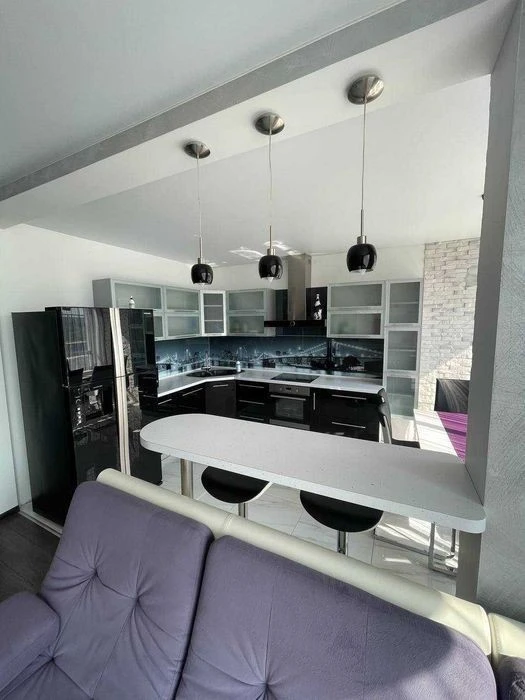 No. I will sell a 2-room apartment on Bazhana Avenue 1-A, Zary Residential Complex