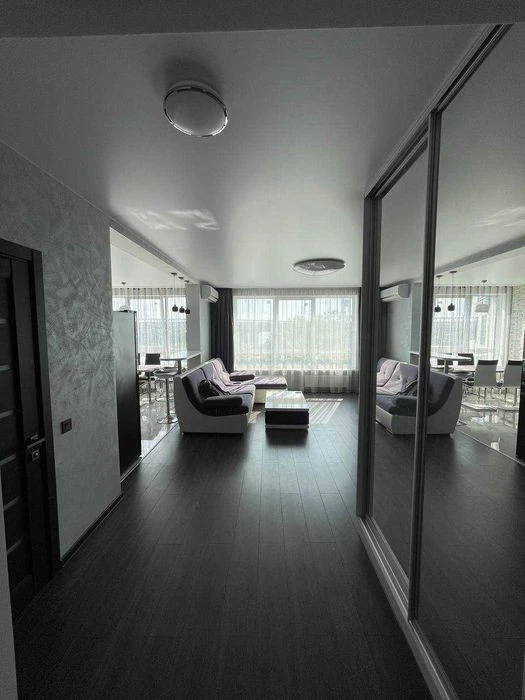 No. I will sell a 2-room apartment on Bazhana Avenue 1-A, Zary Residential Complex