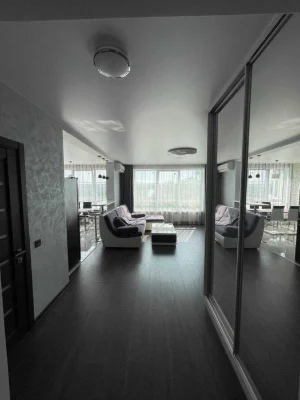 No. I will sell a 2-room apartment on Bazhana Avenue 1-A, Zary Residential Complex
