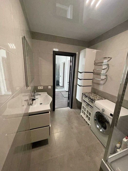 No. I will sell a 2-room apartment on Bazhana Avenue 1-A, Zary Residential Complex