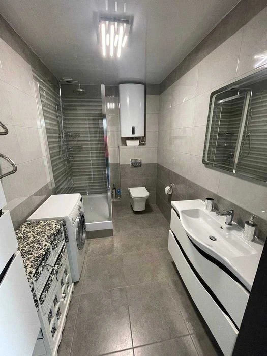 No. I will sell a 2-room apartment on Bazhana Avenue 1-A, Zary Residential Complex