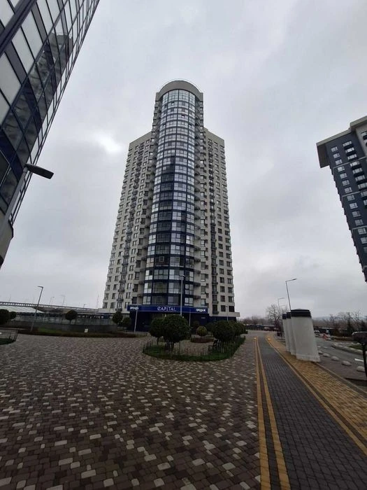 No. I will sell a 2-room apartment on Bazhana Avenue 1-A, Zary Residential Complex