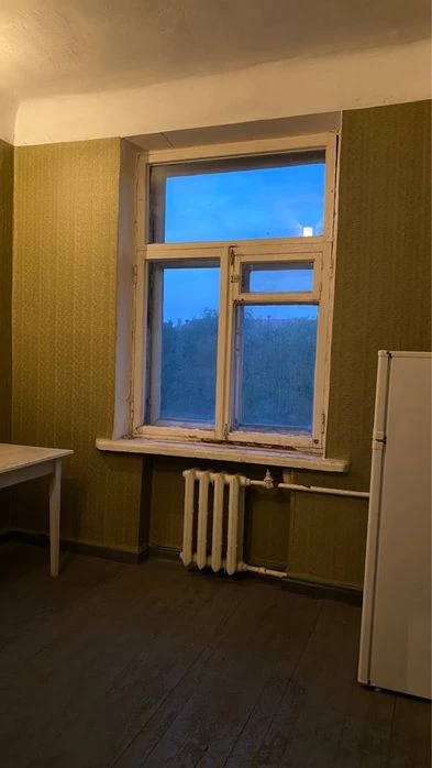 Продаж 4х кімнатної квартири по проспекту Соборний в центрі