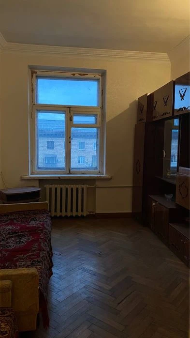 Продаж 4х кімнатної квартири по проспекту Соборний в центрі