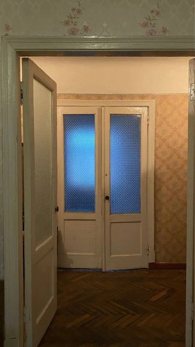 Продаж 4х кімнатної квартири по проспекту Соборний в центрі