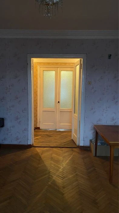 Продаж 4х кімнатної квартири по проспекту Соборний в центрі