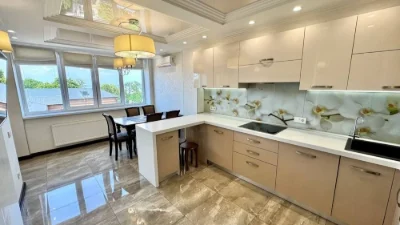 3-кімнатна квартира 130 м² у центрі | Преміум ремонт | Генер