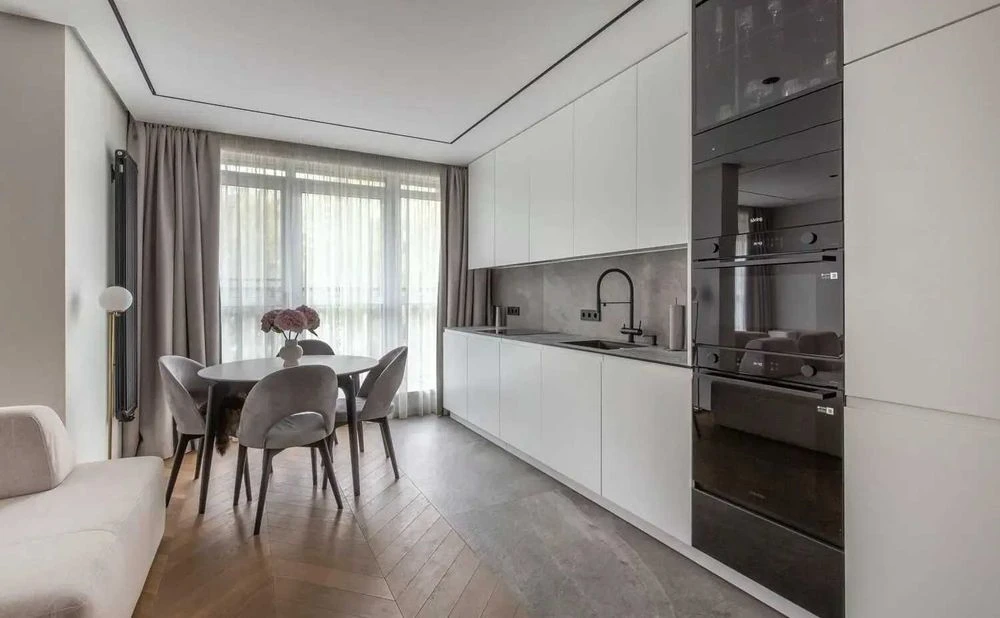 3-room apartment for sale with renovation, center, lake