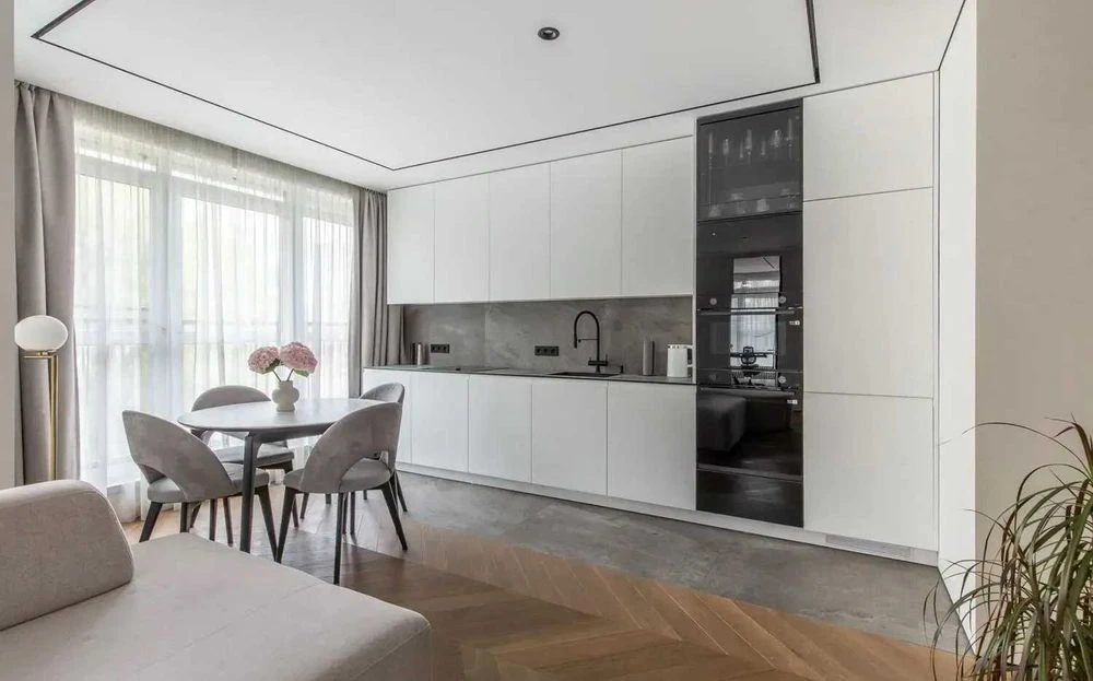 3-room apartment for sale with renovation, center, lake