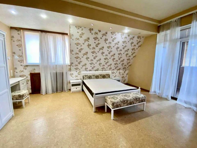Apartment. Kharkiv, Oleksiivska St.