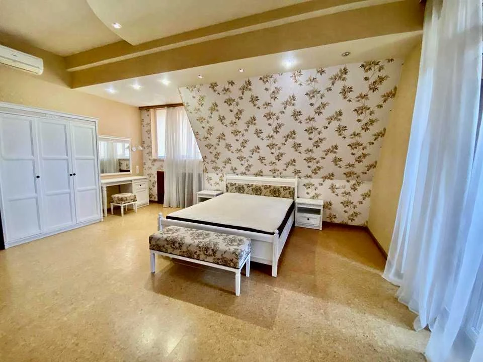 Apartment. Kharkiv, Oleksiivska St.