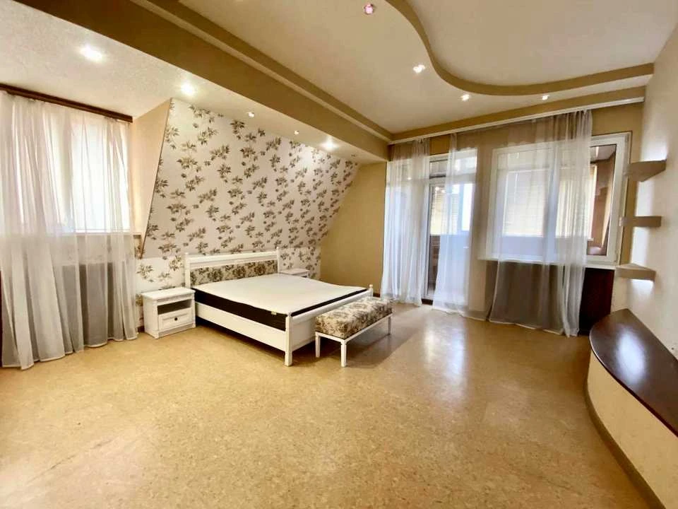 Apartment. Kharkiv, Oleksiivska St.