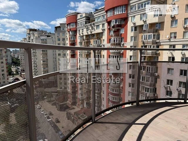 Продаж 1к квартири 50 кв. м на вул. Степана Рудницького 3/7