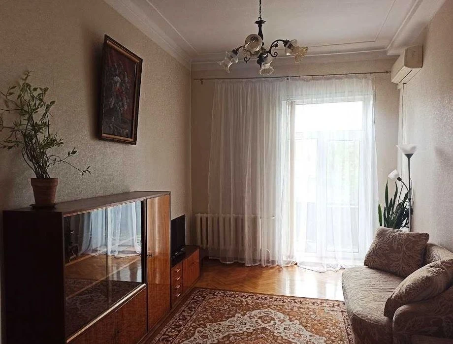 Продам "сталинку" в центре Одессы