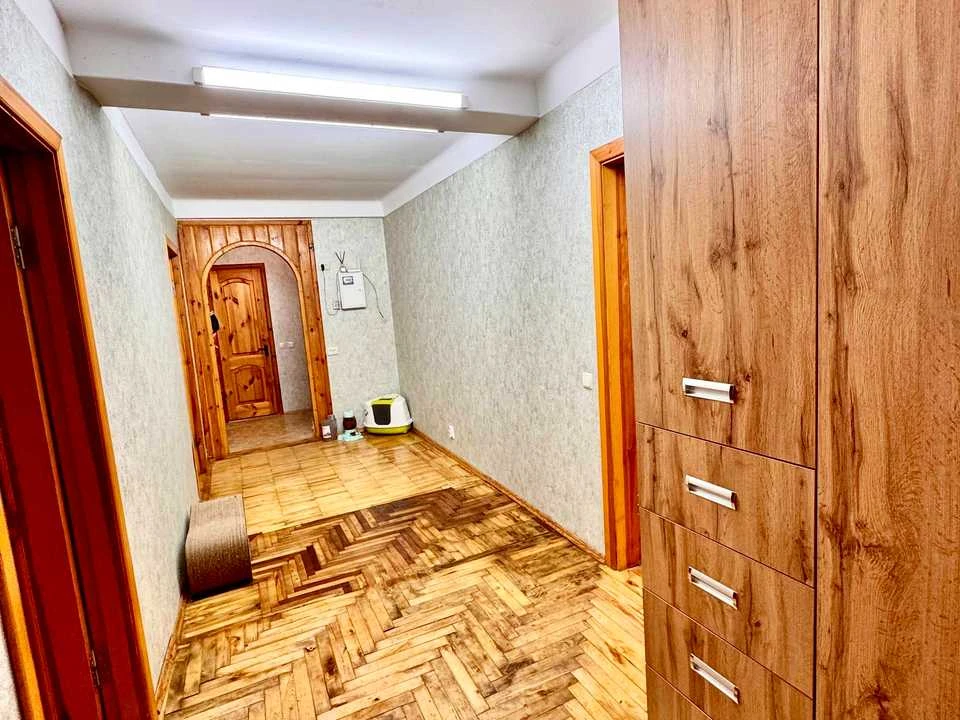 Квартира. Запорожье, Сергея Синенко ул. (Кремлевская)