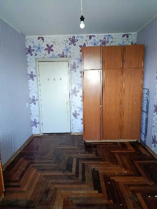 Продается 4 ком. кв. ул. Руставы в Осипенковском районе. Может