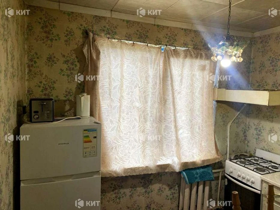 1 room. 30 sq. m. Odesa (Odesskaya, stop. School, st. Matrosova 12) 13