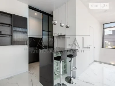 Sale of 3-room apartment 201 sq. m on Antonovycha St. 74 • ID 3461