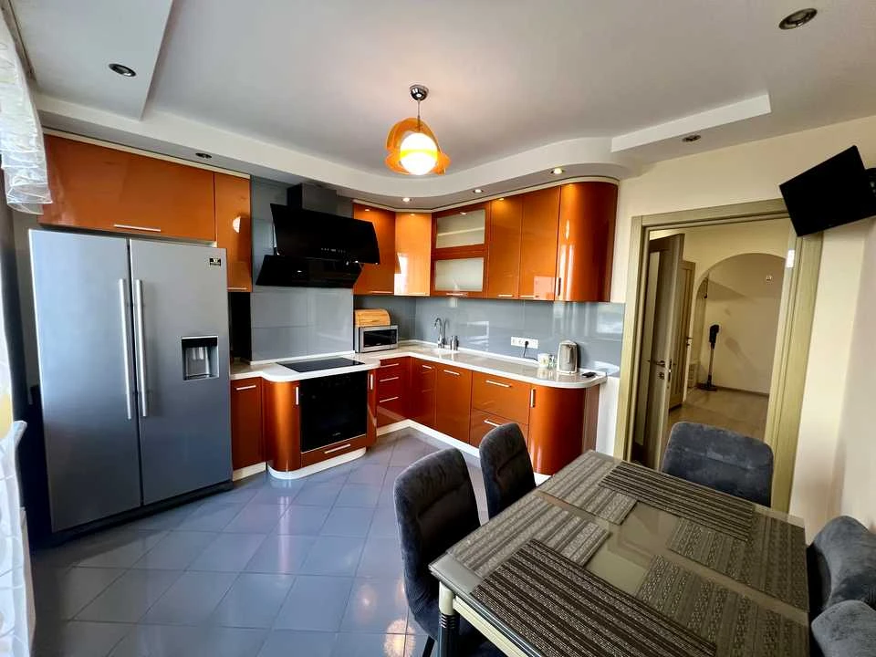 Apartment. Kyiv, Kolomyiskyi Lane.