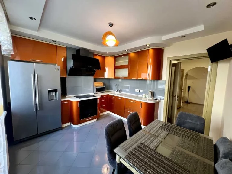 Apartment. Kyiv, Kolomyiskyi Lane.