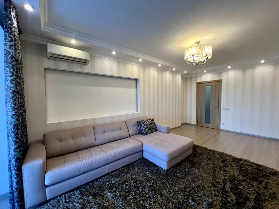Apartment. Kyiv, Kolomyiskyi Lane.