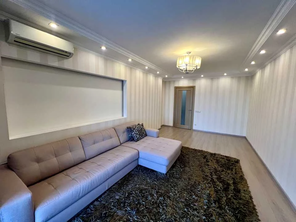 Apartment. Kyiv, Kolomyiskyi Lane.