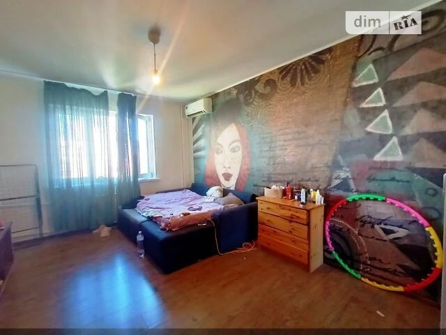 For sale 3-room apartment 72 sq. m on Urlivska Street 1/8 • ID 34569