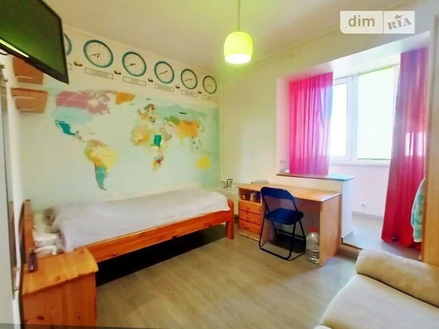 For sale 3-room apartment 72 sq. m on Urlivska Street 1/8 • ID 34569