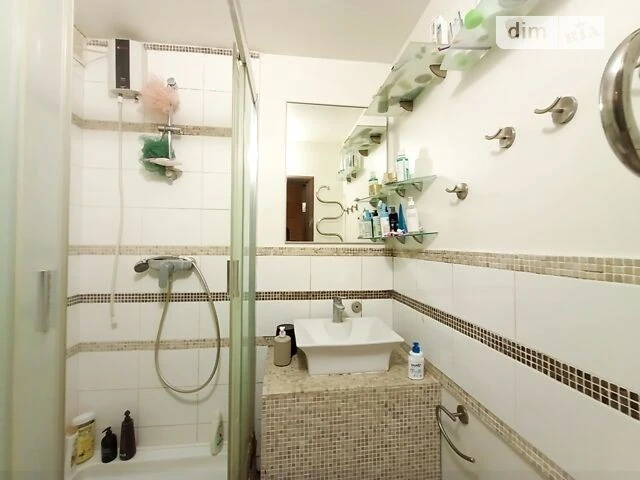 For sale 3-room apartment 72 sq. m on Urlivska Street 1/8 • ID 34569