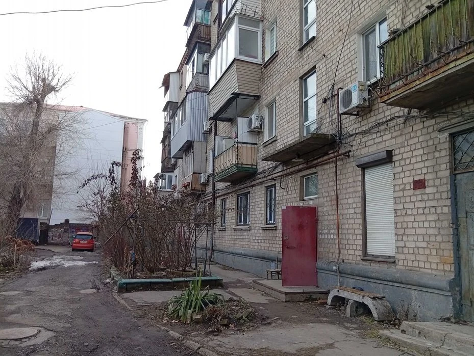 Продам 2 ком. квартиру 2/5, центр низ Кирова Поля, ул. Филос