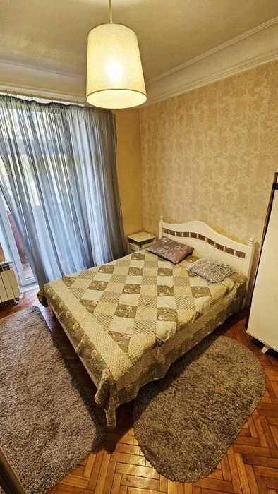 Продам 2кв. Сталинка, центр, закрытый двор, гараж