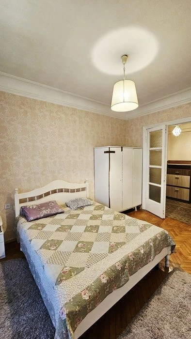 Продам 2кв. Сталинка, центр, закрытый двор, гараж