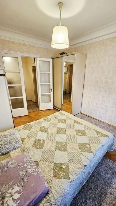 Продам 2кв. Сталинка, центр, закрытый двор, гараж