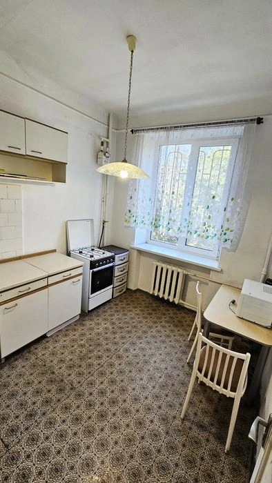 Продам 2кв. Сталинка, центр, закрытый двор, гараж