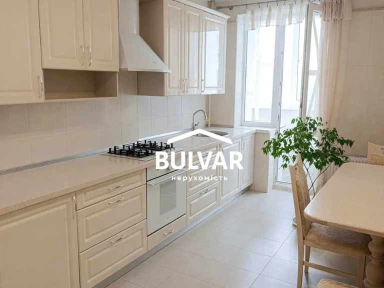 Apartment. Kharkiv, Peremohy Avenue.