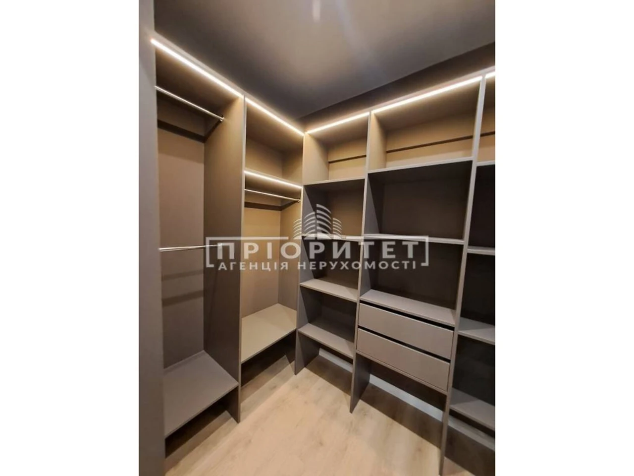 Продажа квартир Приморский.